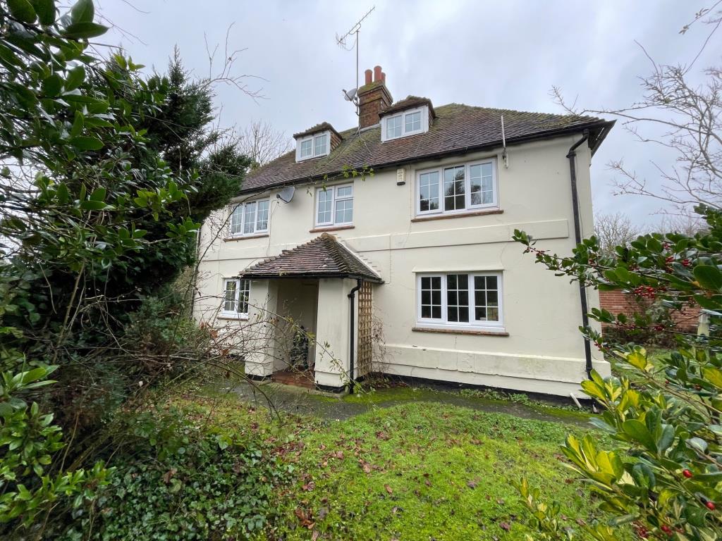 Lot: 132 - DETACHED FOUR-BEDROOM PERIOD HOUSE - 